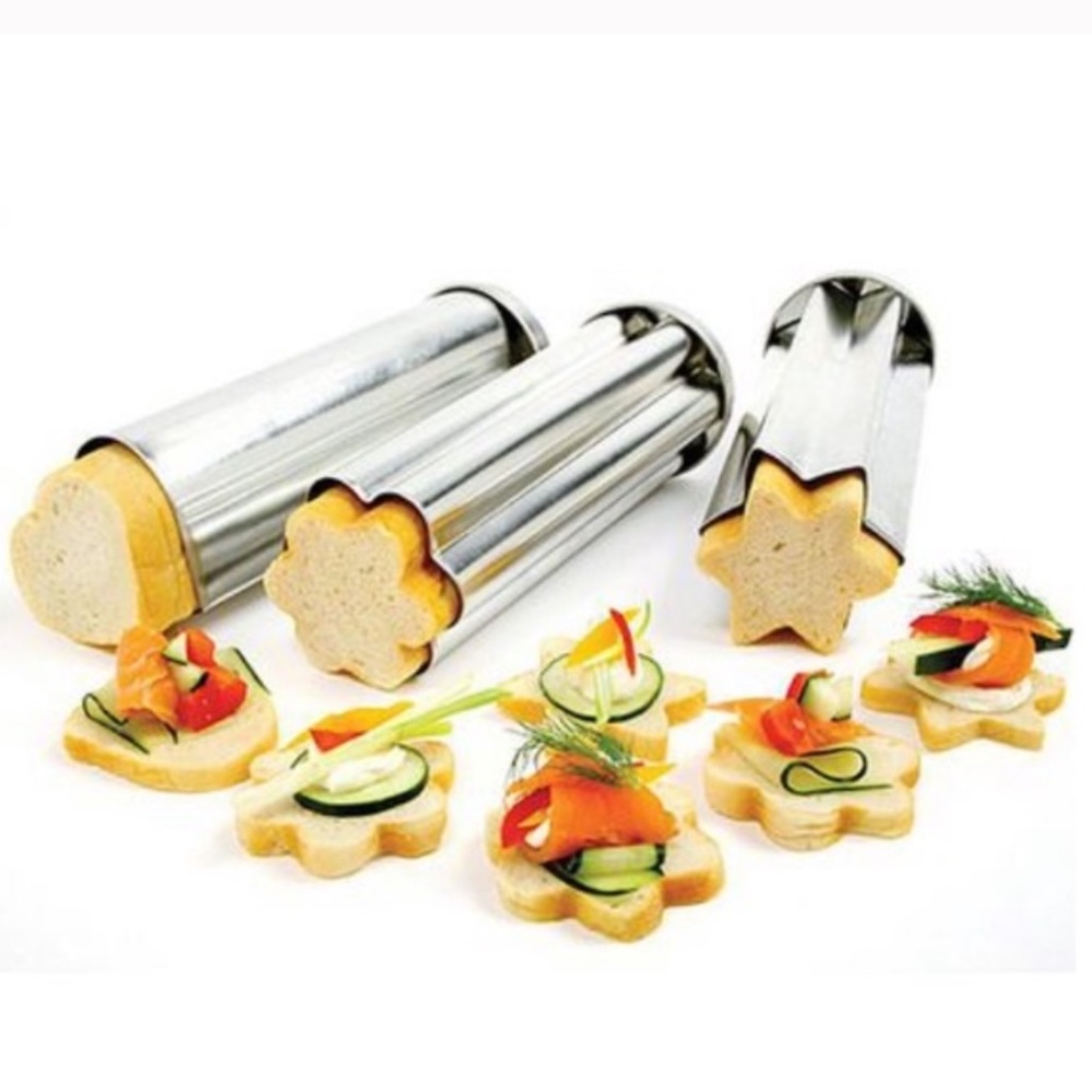 NEW NIB Pampered Chef Valtrompia Bread Tubes Set of 2 HEART STAR Holiday Baking